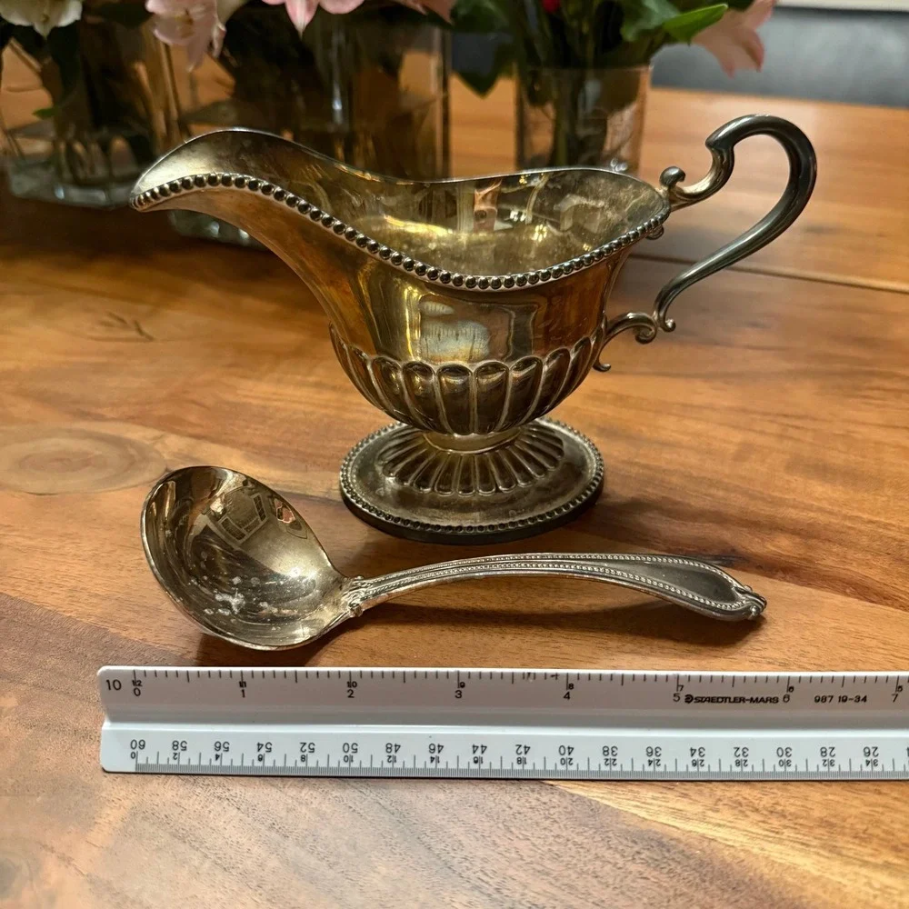 International Silver Co Gravy Boat‎ and Ladle Set Beaded Rim Silverplate Vintage